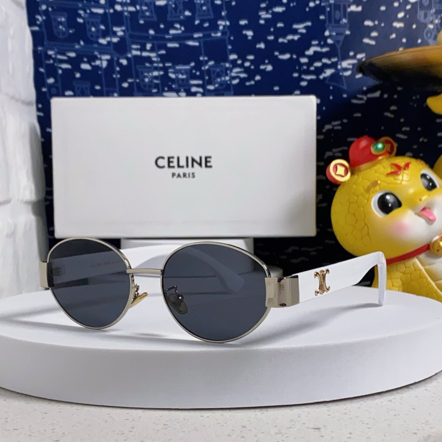CELINE TRIOMPHE SUNGLASS 538530 IN WHITE ACETATE BLACK LENSES